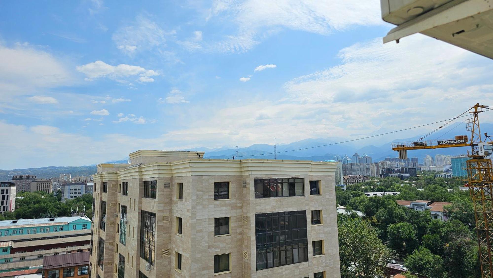 Новый Жк В Самом Центре Города Almaty Extérieur photo